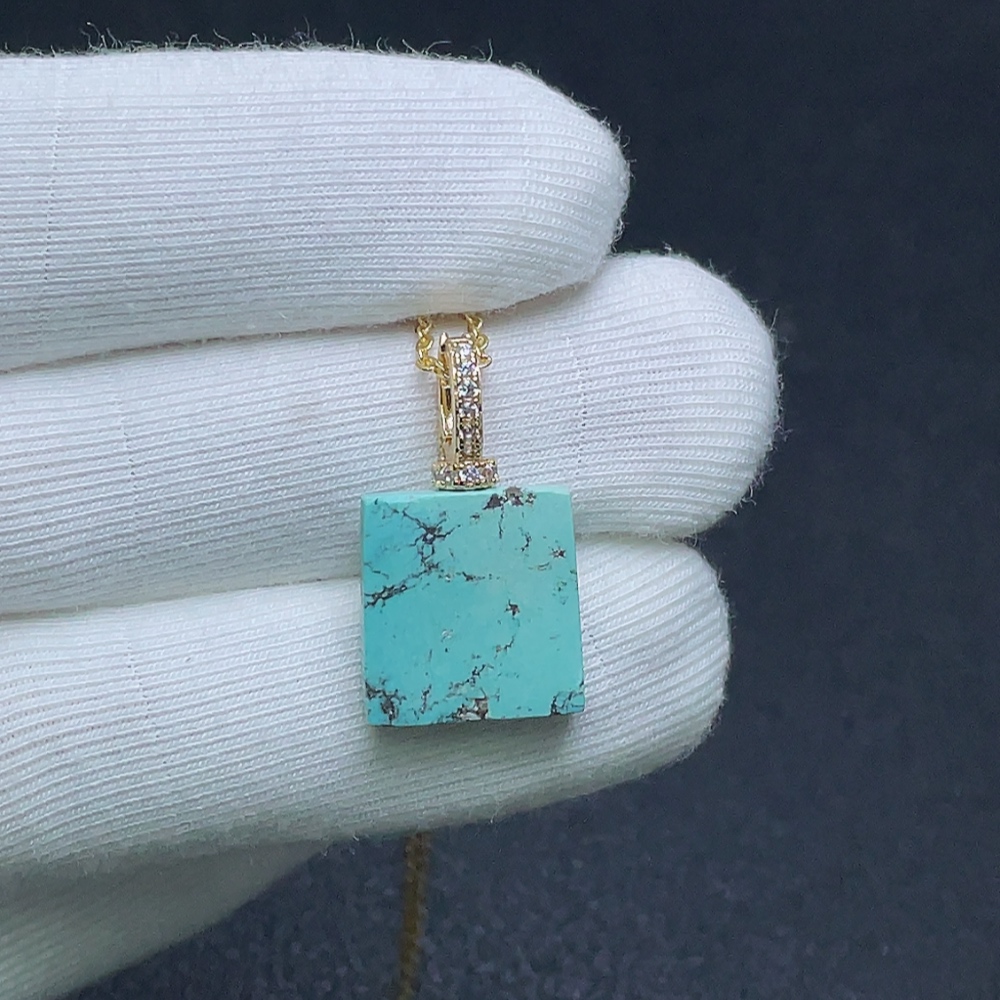 C28300669 Turquoise Pendant with Other Mineral Components, Non-Gold, Total Weight Approximately 4.36g Including Chain
