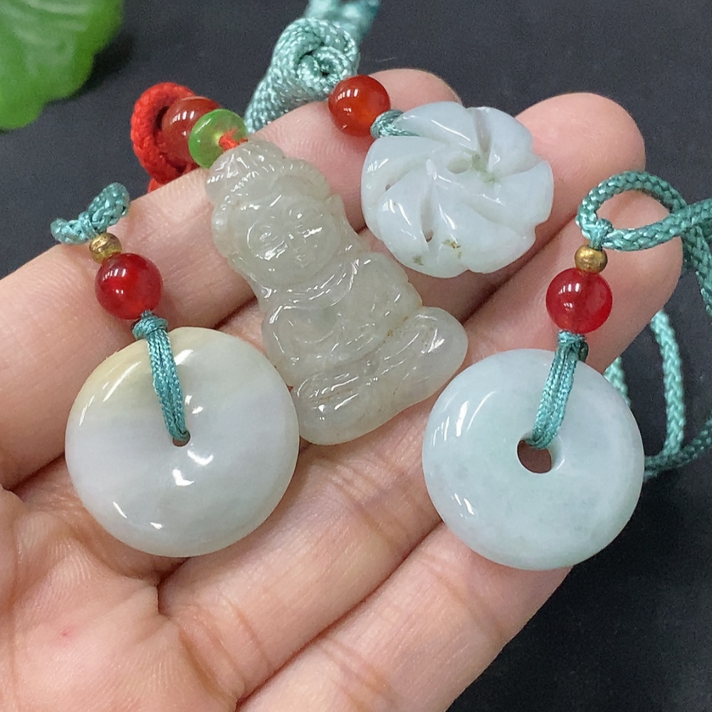 F33886628 Jadeite Pendant Sell as a Lot