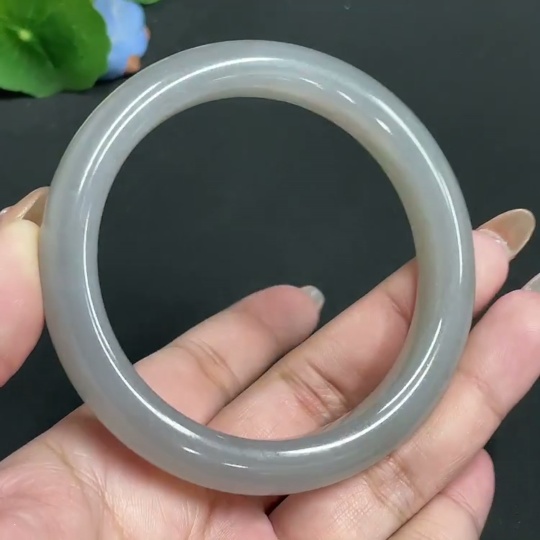 H31660374 Hetian Jade Round Bracelet Size 61.3 Total Weight Approx. 60g