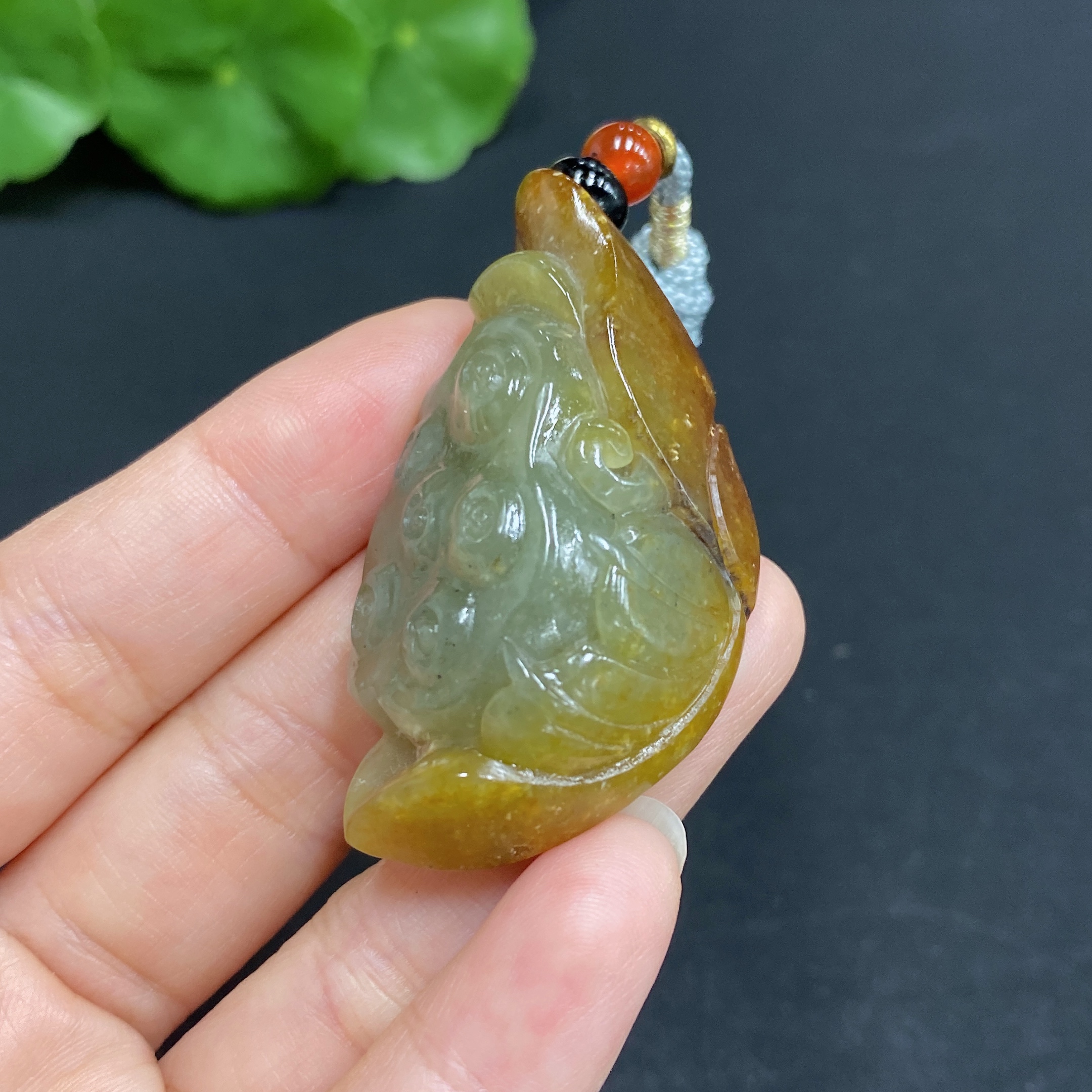 H31668144 Hetian Jade Pendant Lotus Seedpod