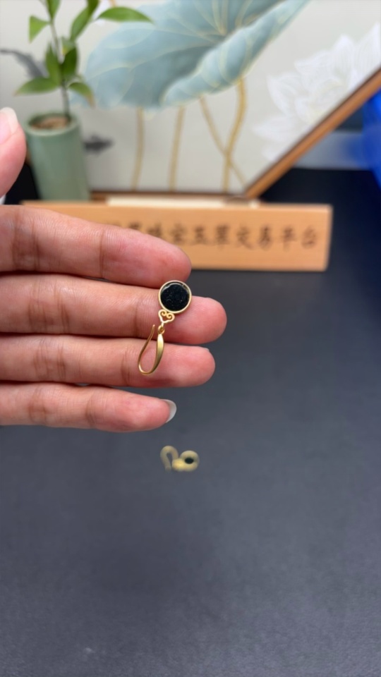 F34958944 Jadeite Inlaid Earrings Non-Gold Inlaid Total Weight Approximately 1.4g