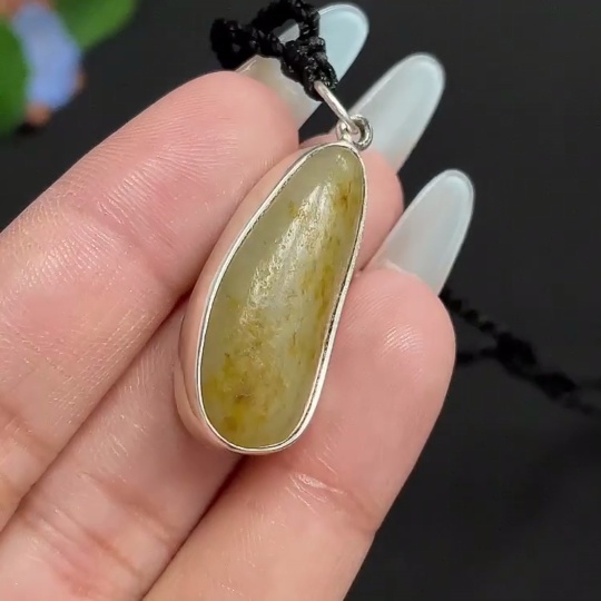 H31598870 Hetian Jade Inlaid Pendant