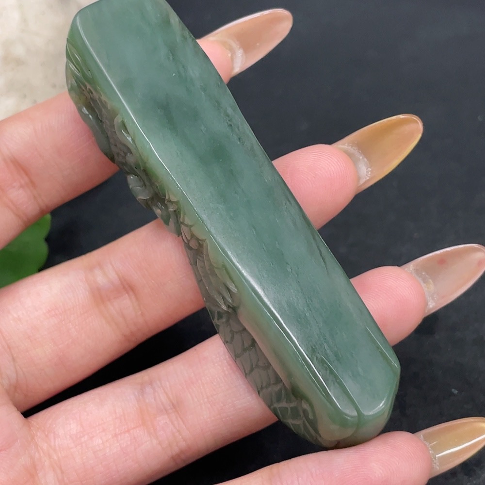 H32705101 Hetian Jade Pendant - The Dragon Roams the World