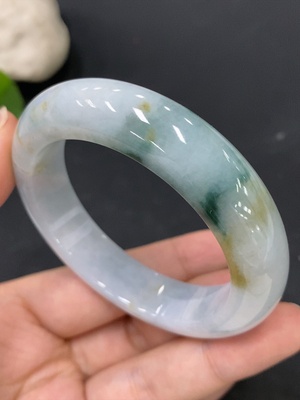 F29357141 Jadeite Regular Round Bangle 52.2 Size Total Weight Approx. 64.42g Containing Other Mineral Components with Cracks