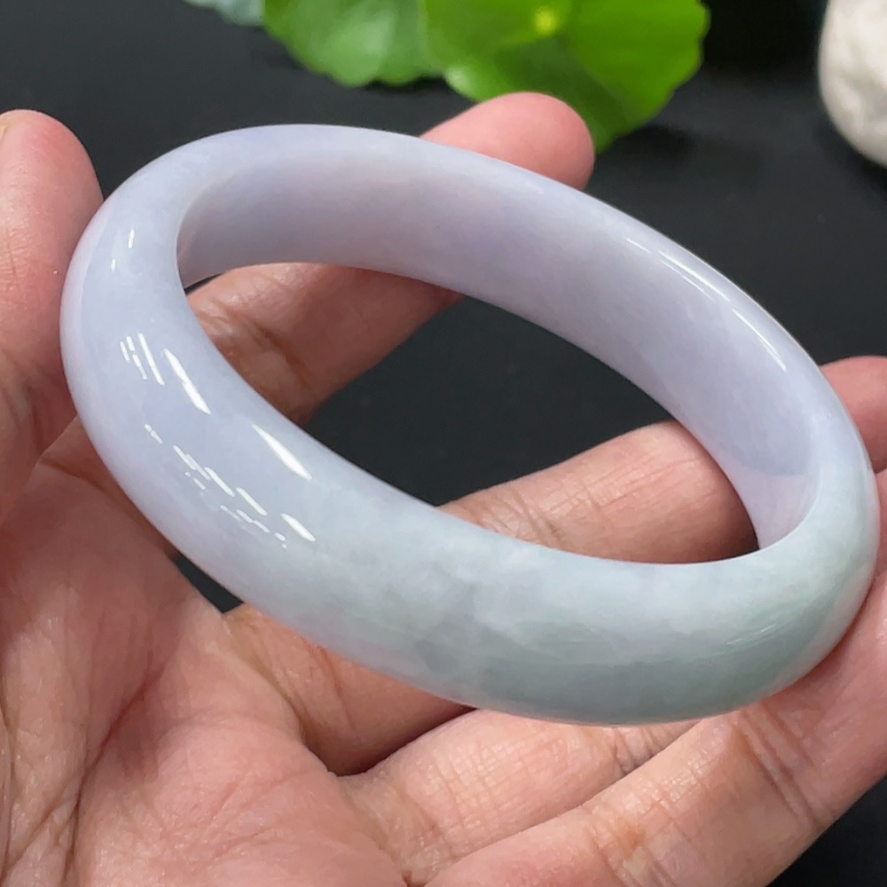F31631329 Jadeite Round Bangle