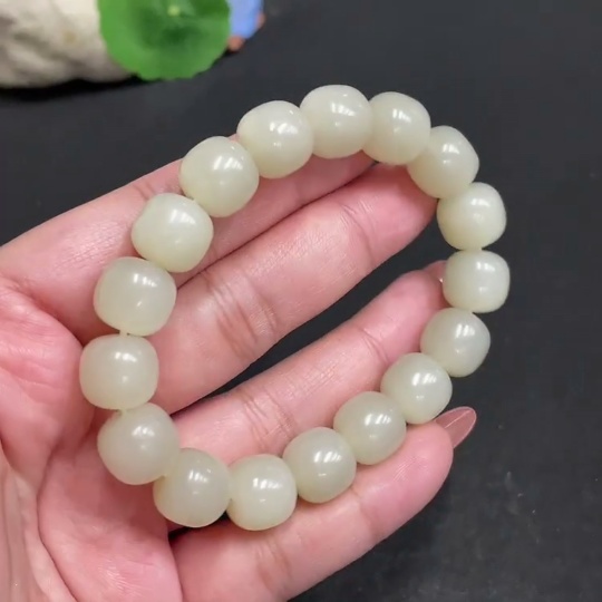 H34004222 Hetian Jade Bracelet, Approx. 11.5mm, Total Weight Approx. 47.5g