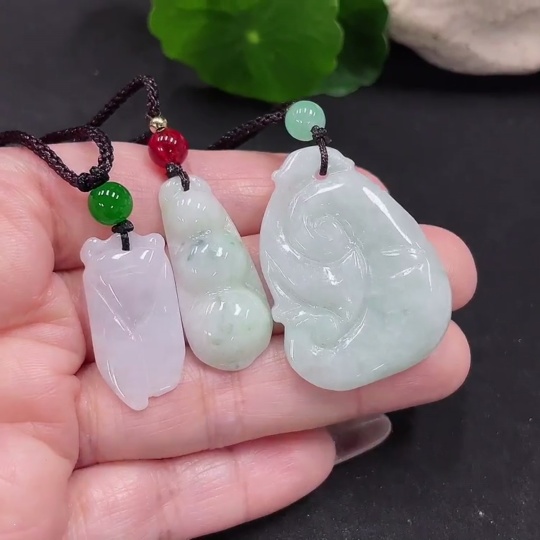 F35129124 Jadeite Ruyi/Fu Dou/Yi Ming Jing Ren Pendant with Non-A Grade Beads