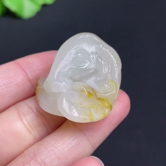 H34072139 Hetian Jade Pendant Sheep Total weight approx. 17.3g Undetermined skin color origin