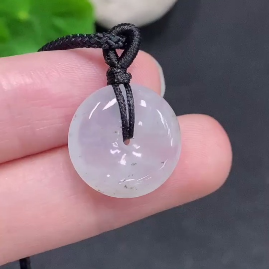 F33940838 Jadeite Peace Knot