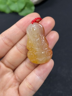 H40776967 黄龙玉挂件  观音 货品总重约（含绳）11.7g