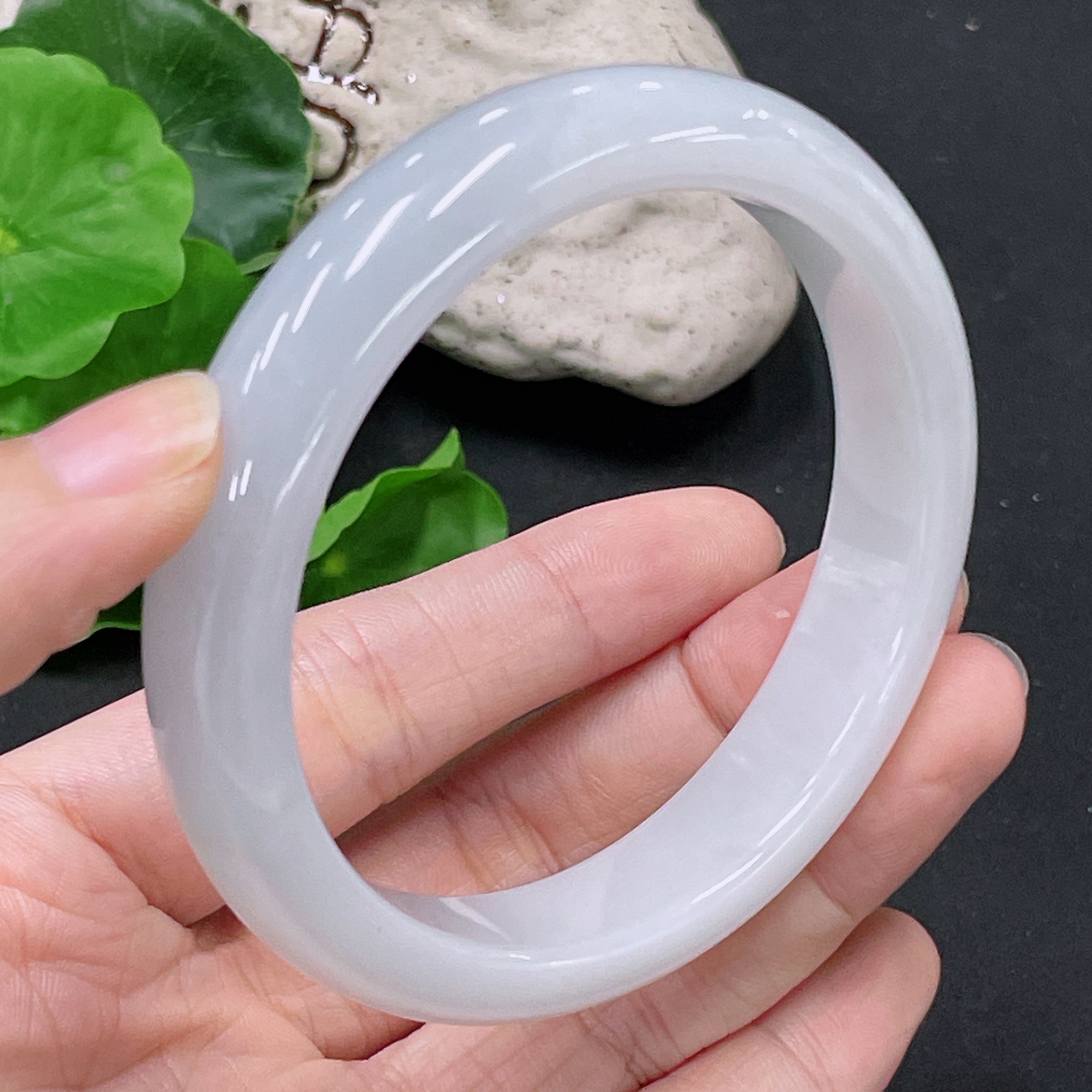 F33919949 Jadeite Round Bangle, Total Weight Approx. 61.29g, Size 59.7