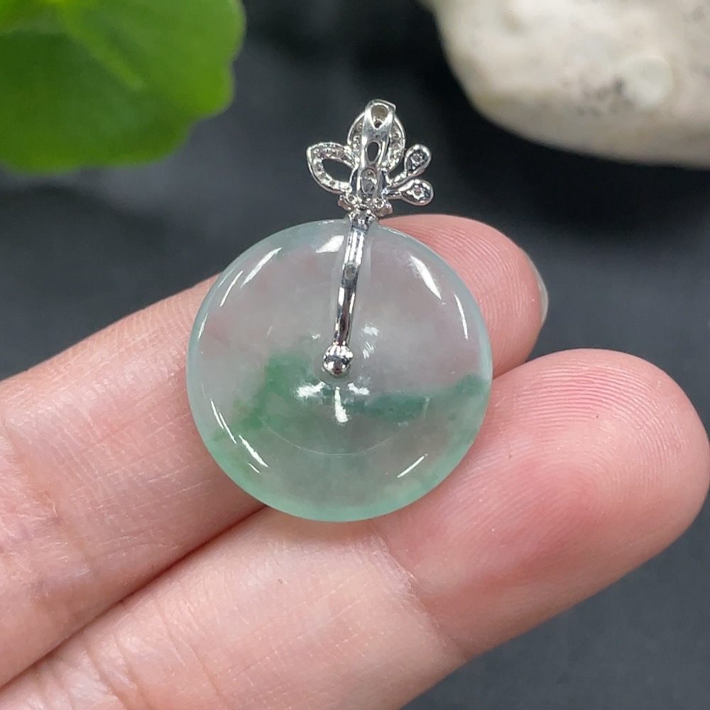 F17853022 JadeitePeace Knot Pendant with 18K Gold, Total Weight Approximately 3.2g