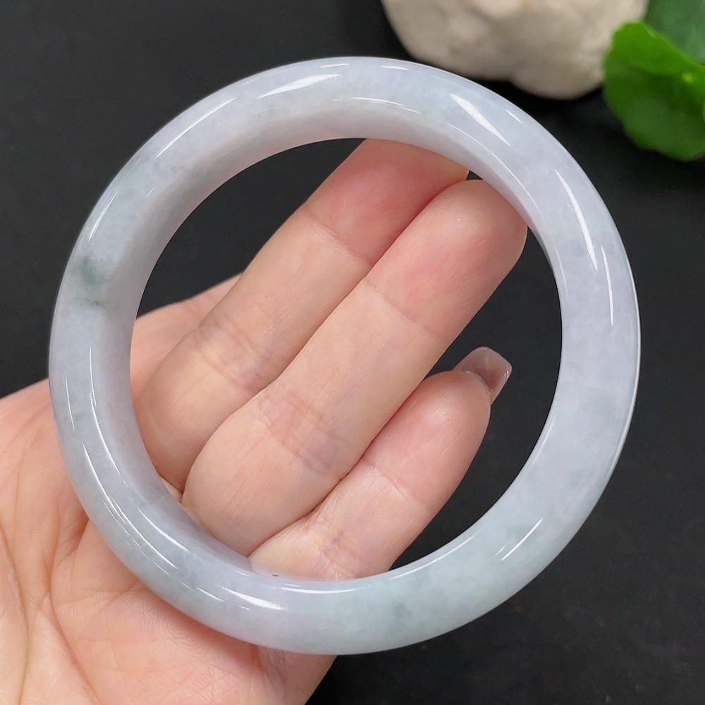 F26994212 Jadeite Regular Bangle 58.8 Inner Diameter Approx. 61.8g Total Weight