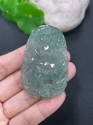 F46567386 翡翠挂件龙牌 货品总约重20.53g
