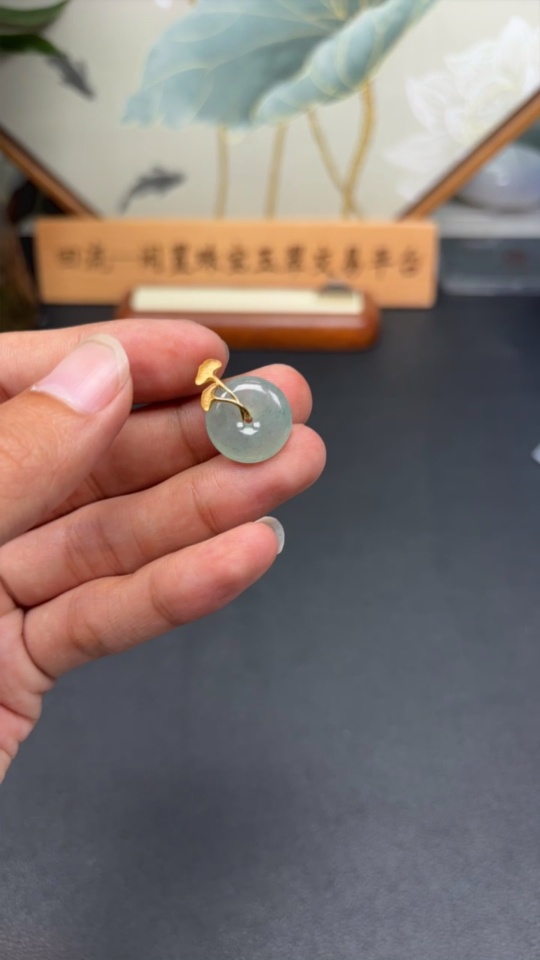 F35136216 Jadeite Pendant Peace Knot 18k Gold Inlaid Total Weight Approx. 2.64g