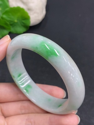 F33941902 Jadeite Round Bangle Total Weight About 70g Size 58