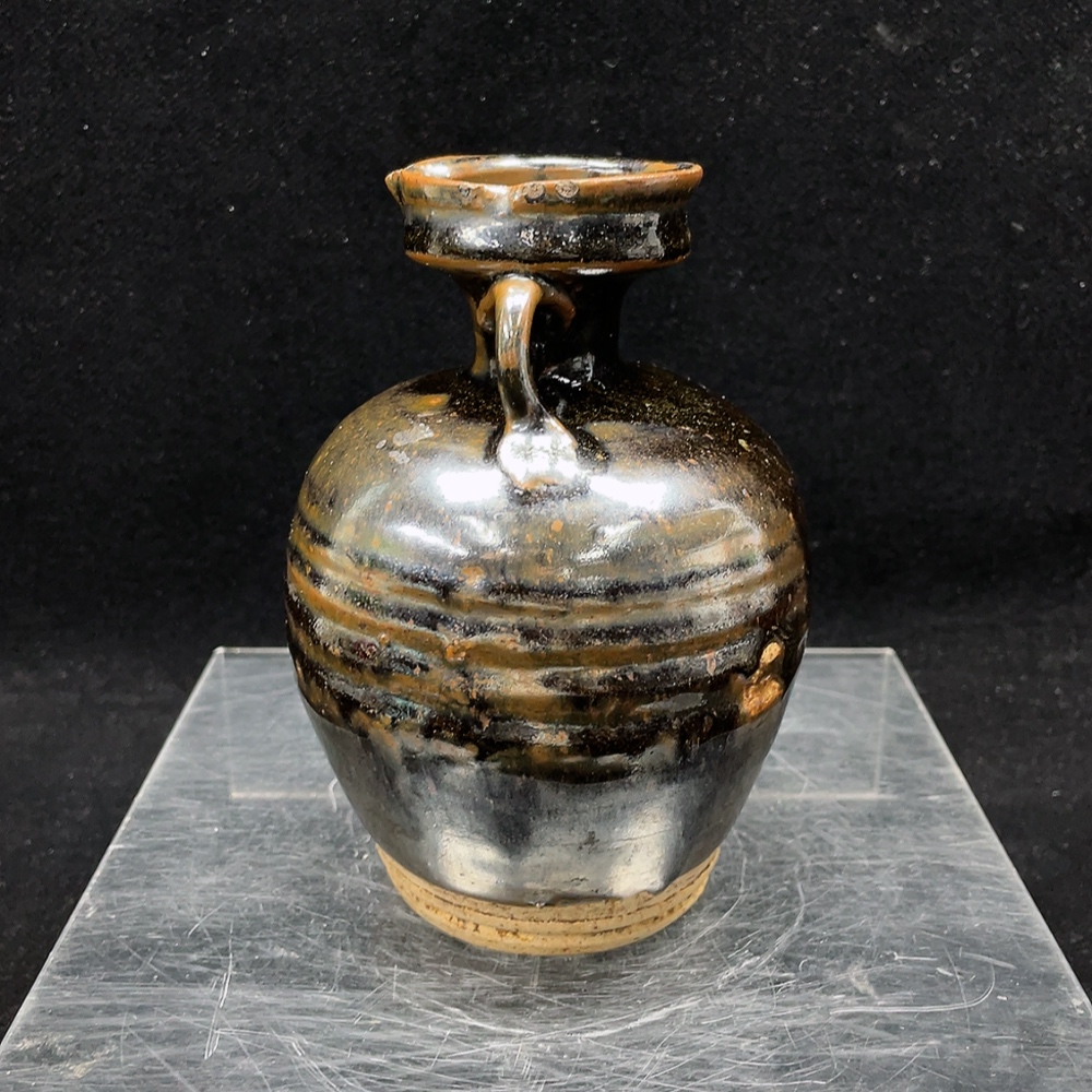 W34993630 Ceramic, minor chips, small kiln black-glazed vase, size as per actual item