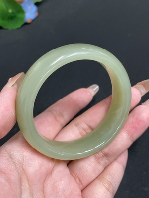 H32782056 Hetian Jade Round Bracelet Size 54.8 Total Weight Approx. 63g