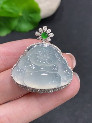 F34034786 Jadeite Buddha Inlaid Pendant 18K Gold Total Weight Approx. 8.2g (With Diamond Accents)