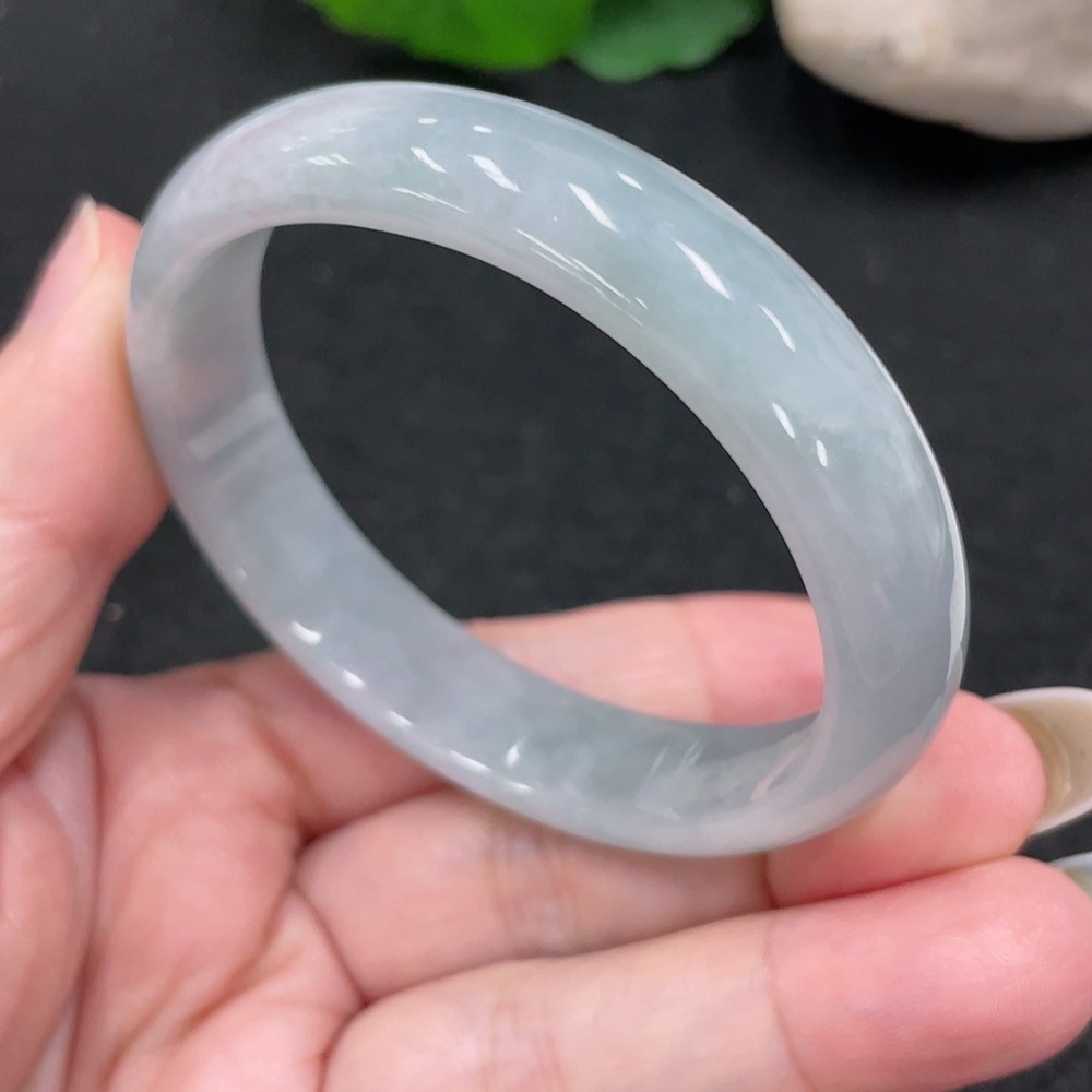 F33899708 Jadeite Noble Consort Bracelet Size 54.6/48.4 Total Weight Approx. 35.2g