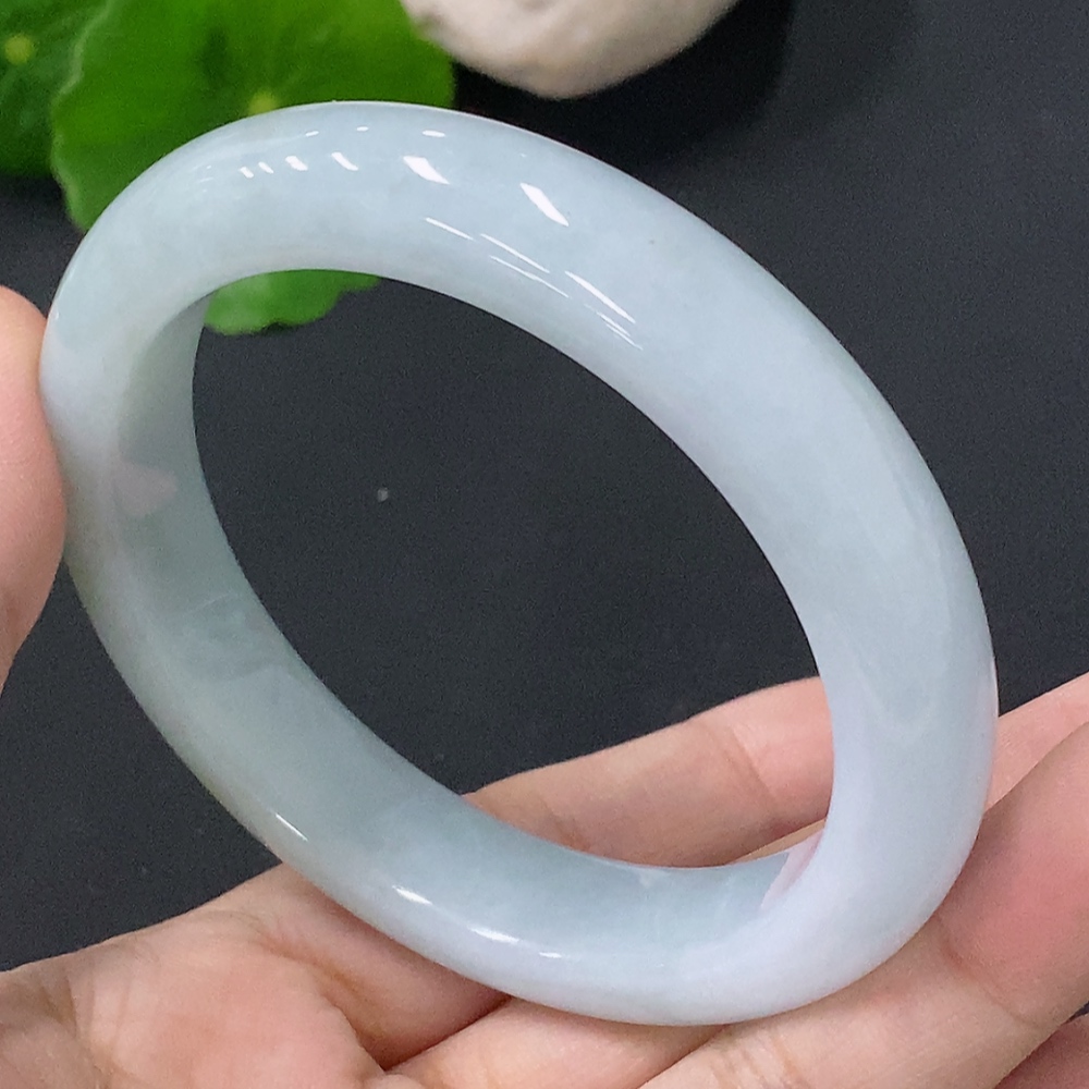 F33829309 Jadeite Regular Bangle