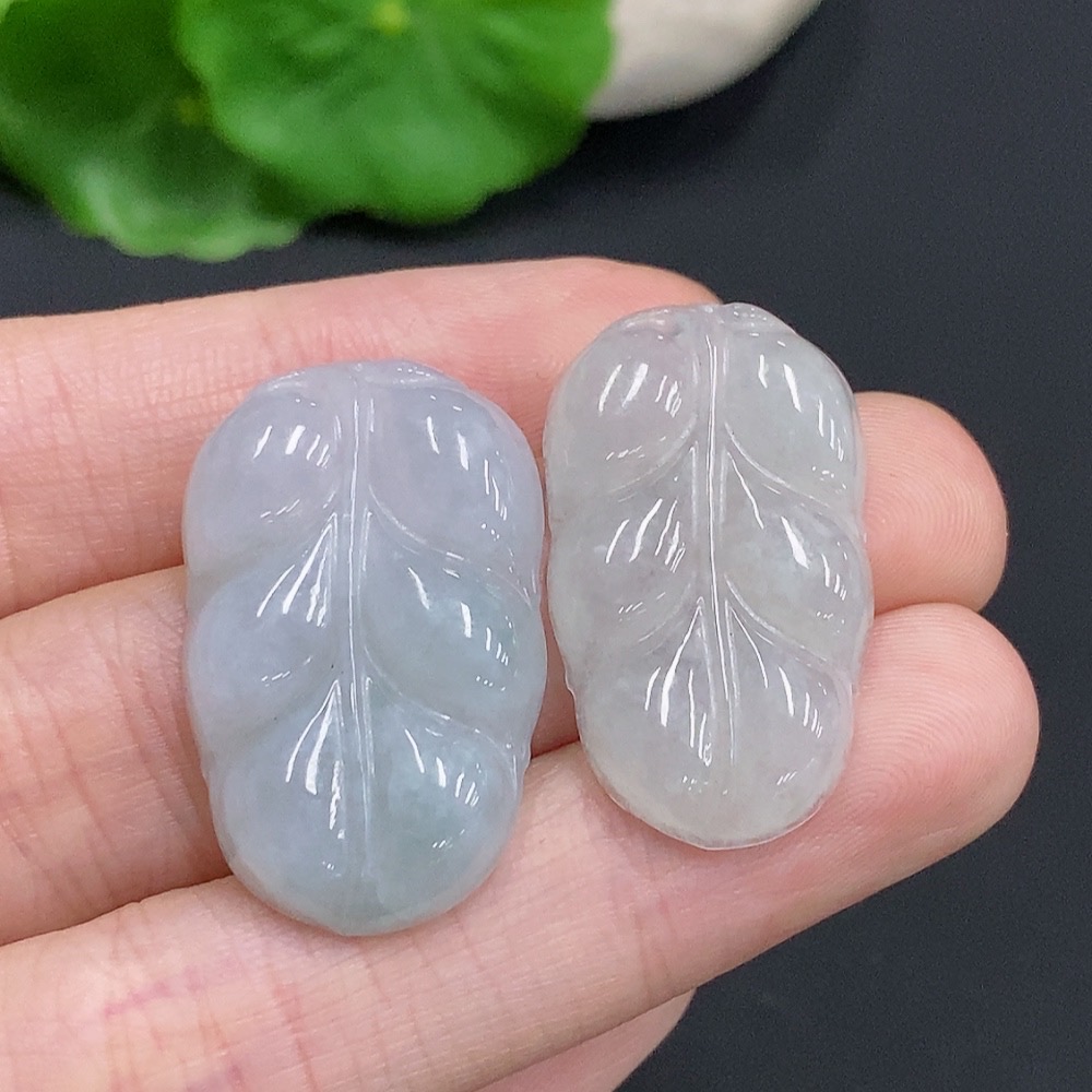 F30543012 Jadeite Leaf Pendant