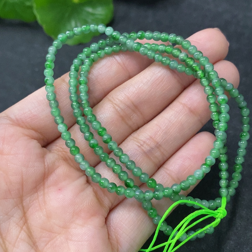 F34976428 Jadeite bead necklace, approx. 3mm, total weight about 7.87g