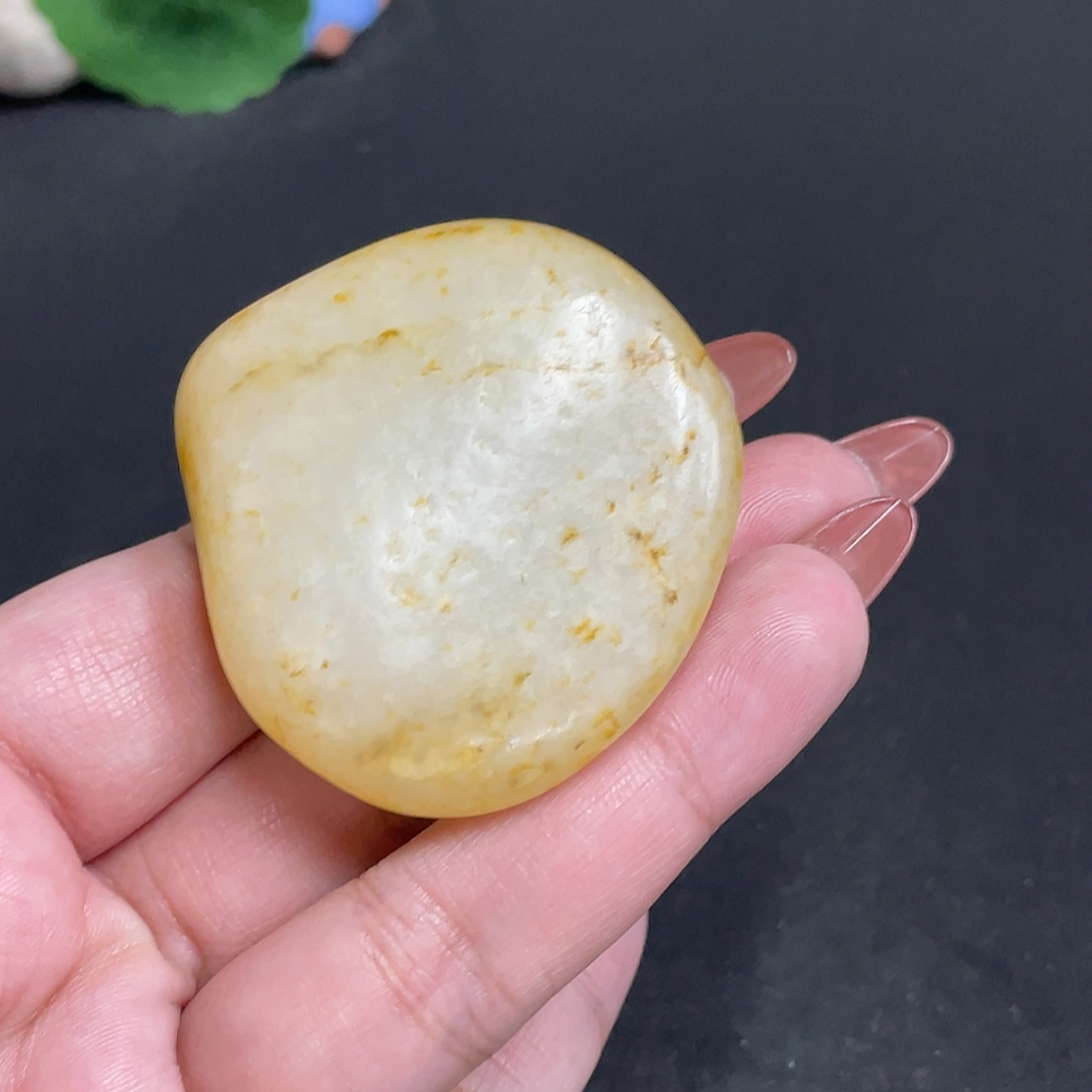 H34055039 Hetian Jade, undetermined origin of skin color, total weight approximately 66.3g