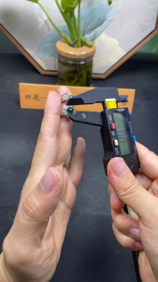 F34065218 Jadeite Inlaid Ring Non-Gold Adjustable Sell as a Lot