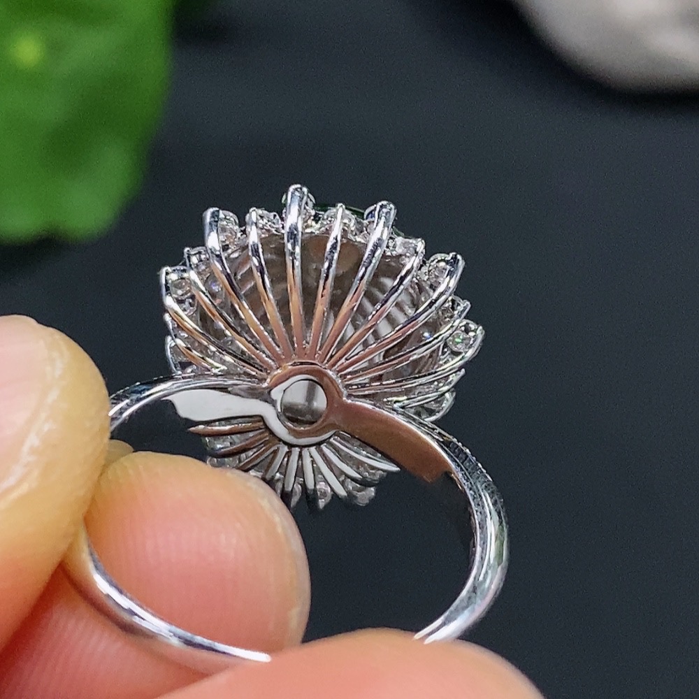 F17838435 Jadeite Gourd Inlaid Ring (18K Gold)