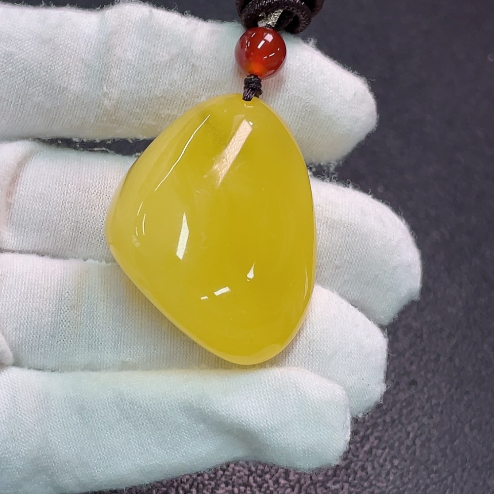 C34990303 Amber Beeswax Pendant Total Weight Approx. 17.23g with Rope