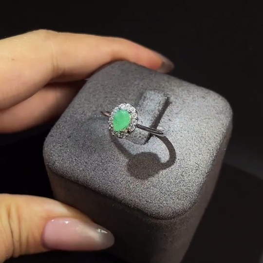 C23578418 Emerald Set Ring Non-Gold Setting Adjustable Total Weight Approx. 1.52g Clarity Enhanced