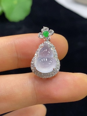 F34974907 Jadeite Gourd Inlaid Pendant 18k Non-Diamond (1 piece) Total Weight Approx. 2.87g