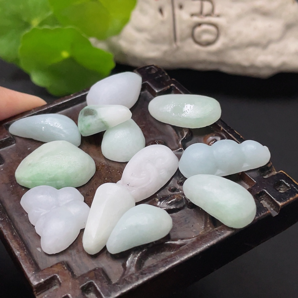 F34978428 Jadeite Rough Pendants Sell as a Lot