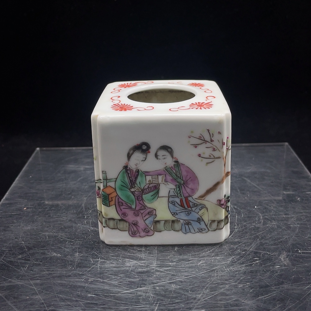 W33937587 Porcelain, Mint Condition, Modern Painted Figural Covered Box, Size as per Actual Item