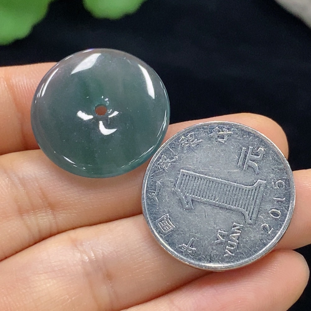 F30531974 Jadeite Peace Knot Pendant Total Weight Approx. 4.63g