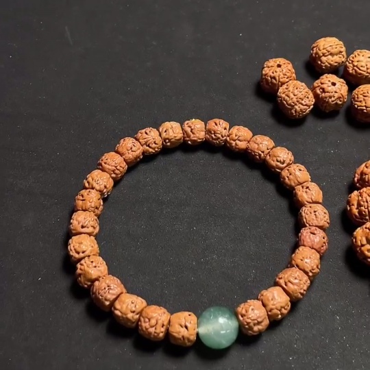 W32717092 Vajra Bracelet + Loose Beads Sell as a Lot