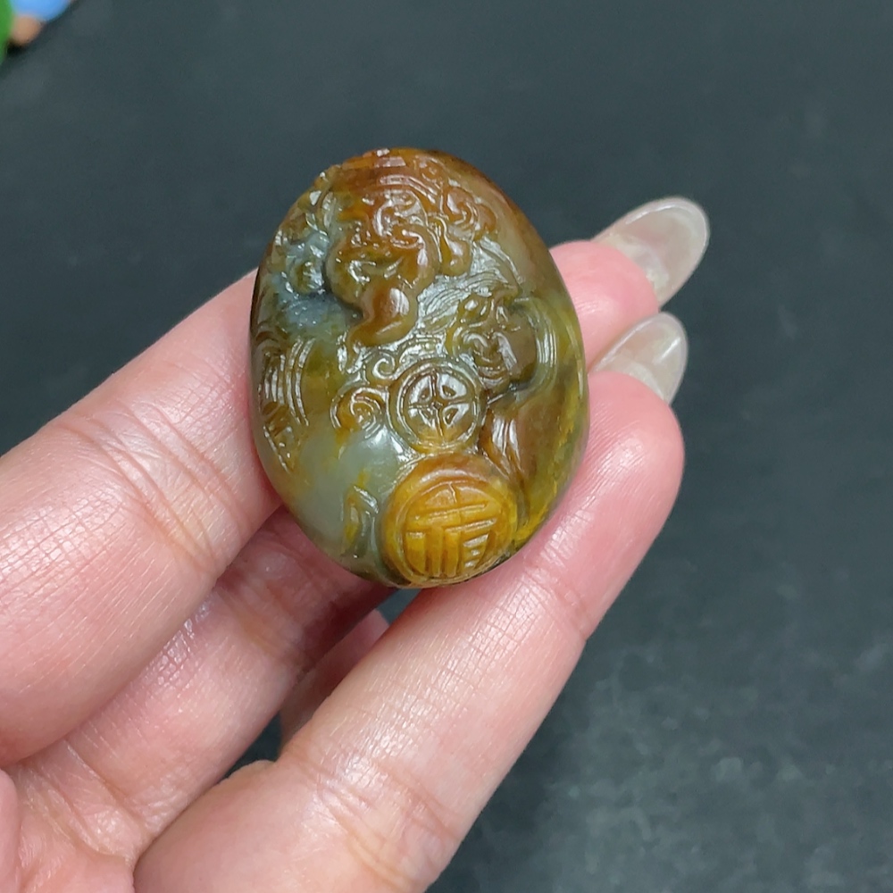 H30551071 Hetian Jade Pendant    God of Wealth    Total weight: approx. 31g    Undetermined skin color origin