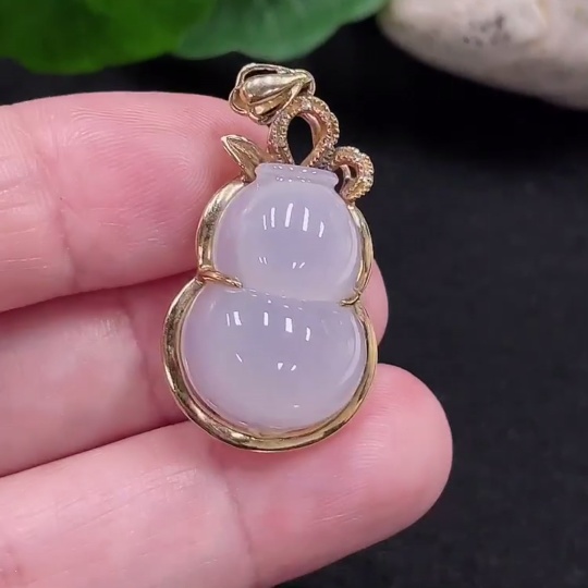 F32735084 Jadeite Gourd Pendant 18K Gold Total Weight Approx. 5.4g (With Diamond Accents)