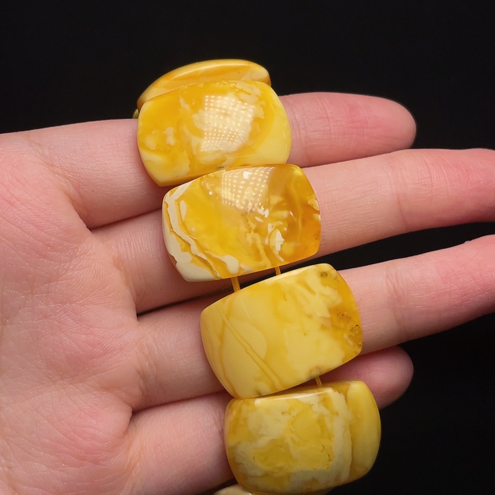 C33934478 Amber Beeswax Bracelet Total Weight Approx. 32.6g
