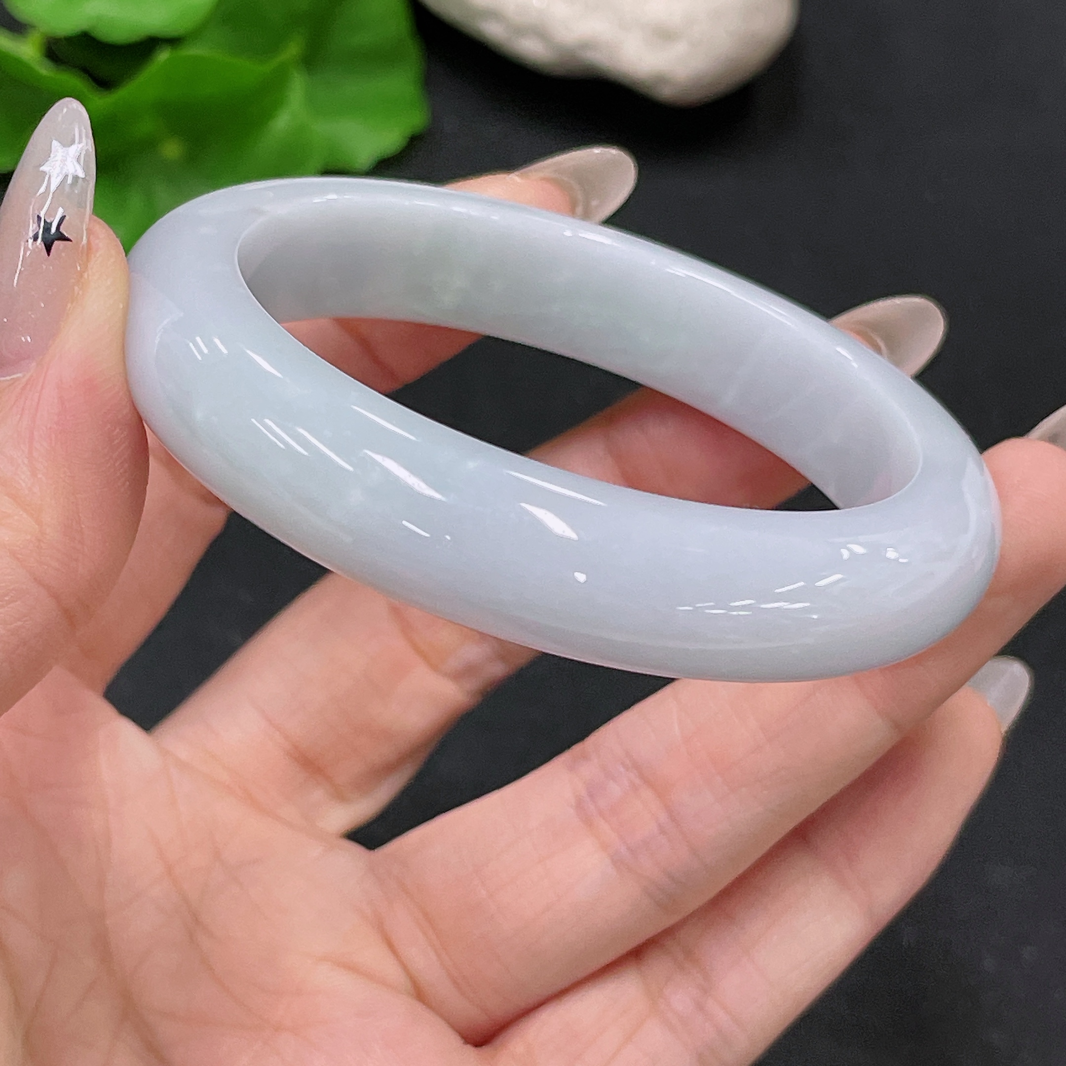 F35105515 Jadeite Round Bangle, Total Weight Approx. 50.21g, Size 53