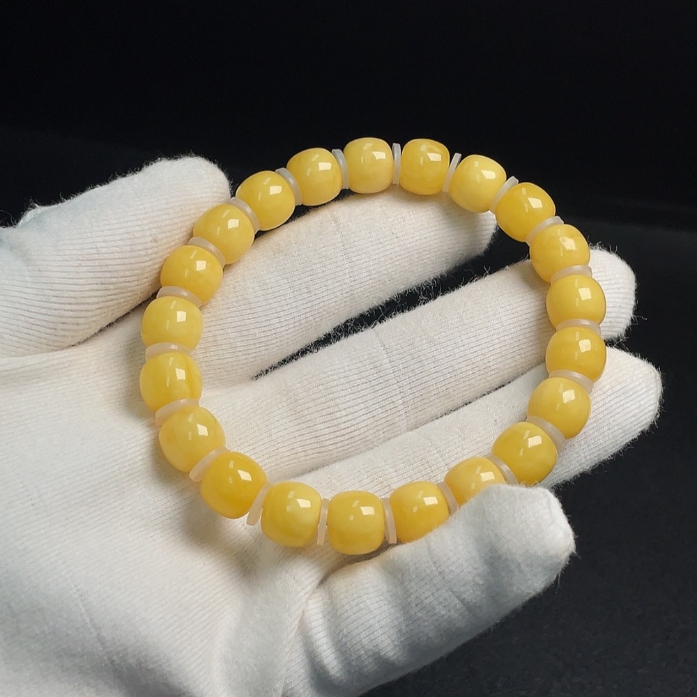 C30511672 Amber Beeswax Bracelet Approx. 9.6mm Total Weight Approx. 12.03g