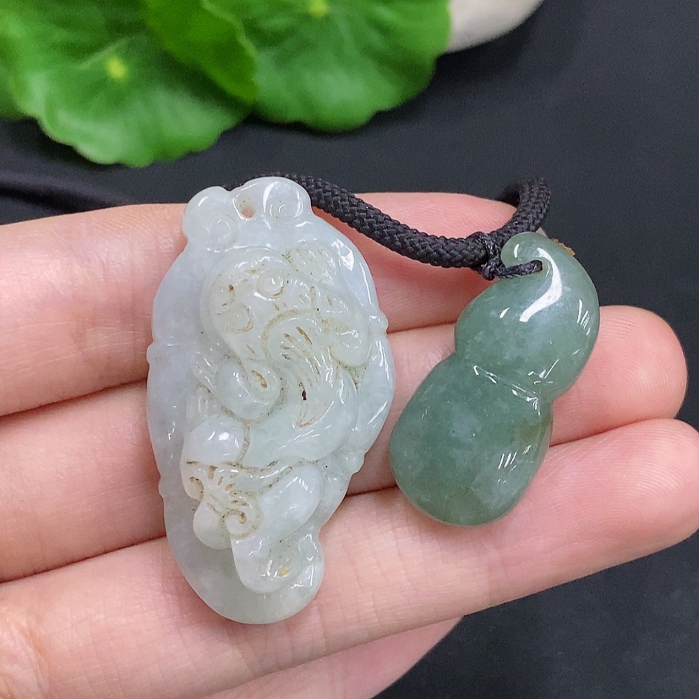 F33907564 Jadeite Pendants Sell as a Lot with Non-Jadeite Beads