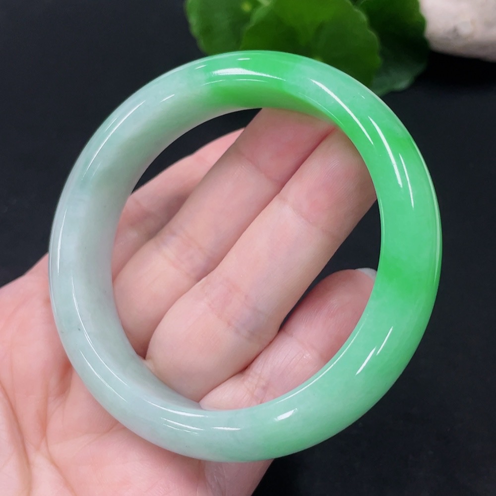 F31675154 Jadeite Circle Bracelet, Size 54.5, Total Weight Approx. 62.3g