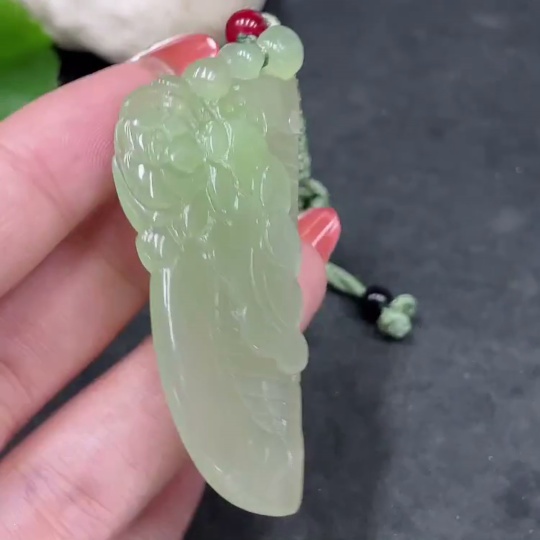 H34015956 Hetian Jade Pendant Comb