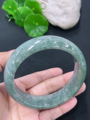 F46566640 翡翠正圈手镯 圈口61.3 货品总重约86.35g