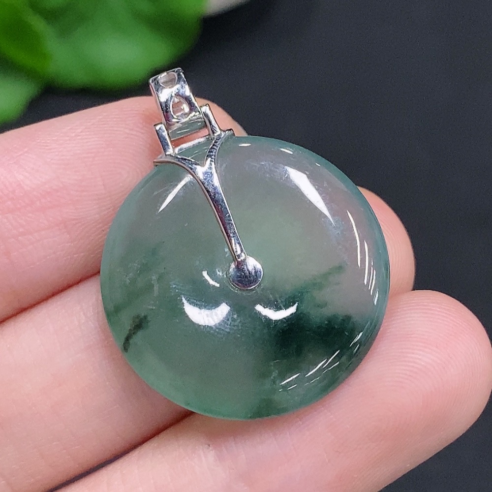 F33876742 Jadeite Safety Buckle with 18K Gold Clasp, Total Weight Approx. 6g, Diamond Accents