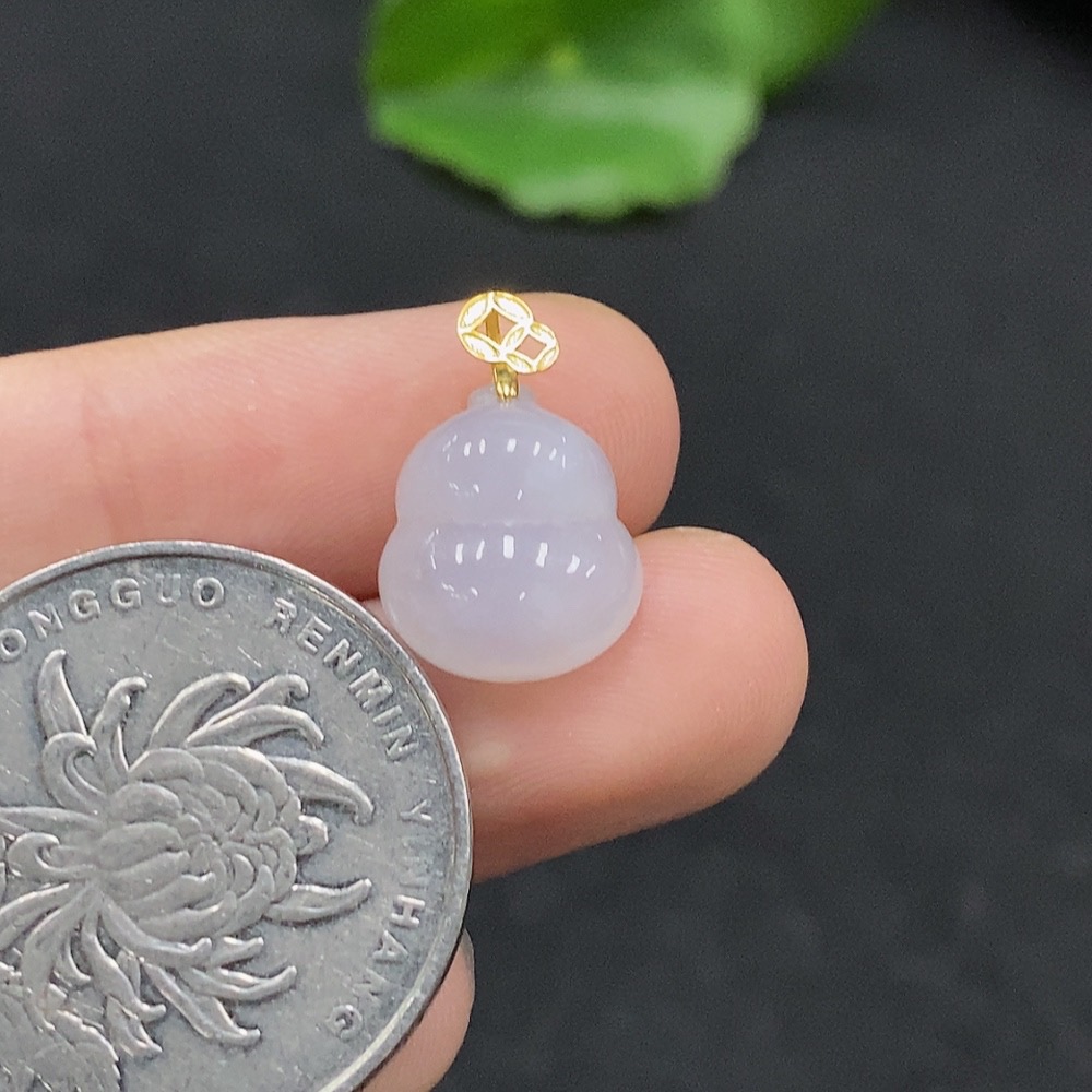 F33895757 Jadeite Gourd Pendant 18K Gold Total Weight Approx. 1.47g