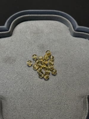 C46535981 水晶散珠 可见有机物 货品总重约3.28g 一手走 数量10+