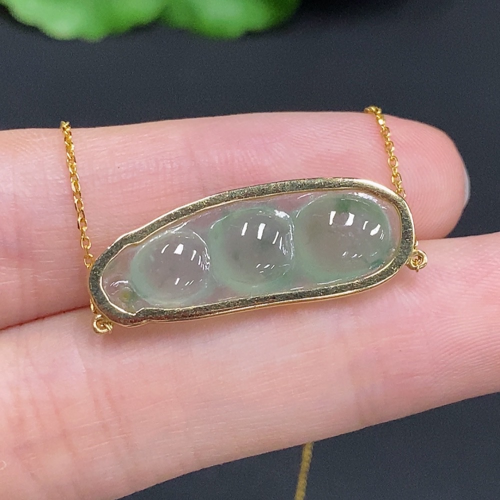 F30554654 Jadeite Lucky Bean Pendant 18k Gold Total Weight Approx. 4.4g (Including Chain)